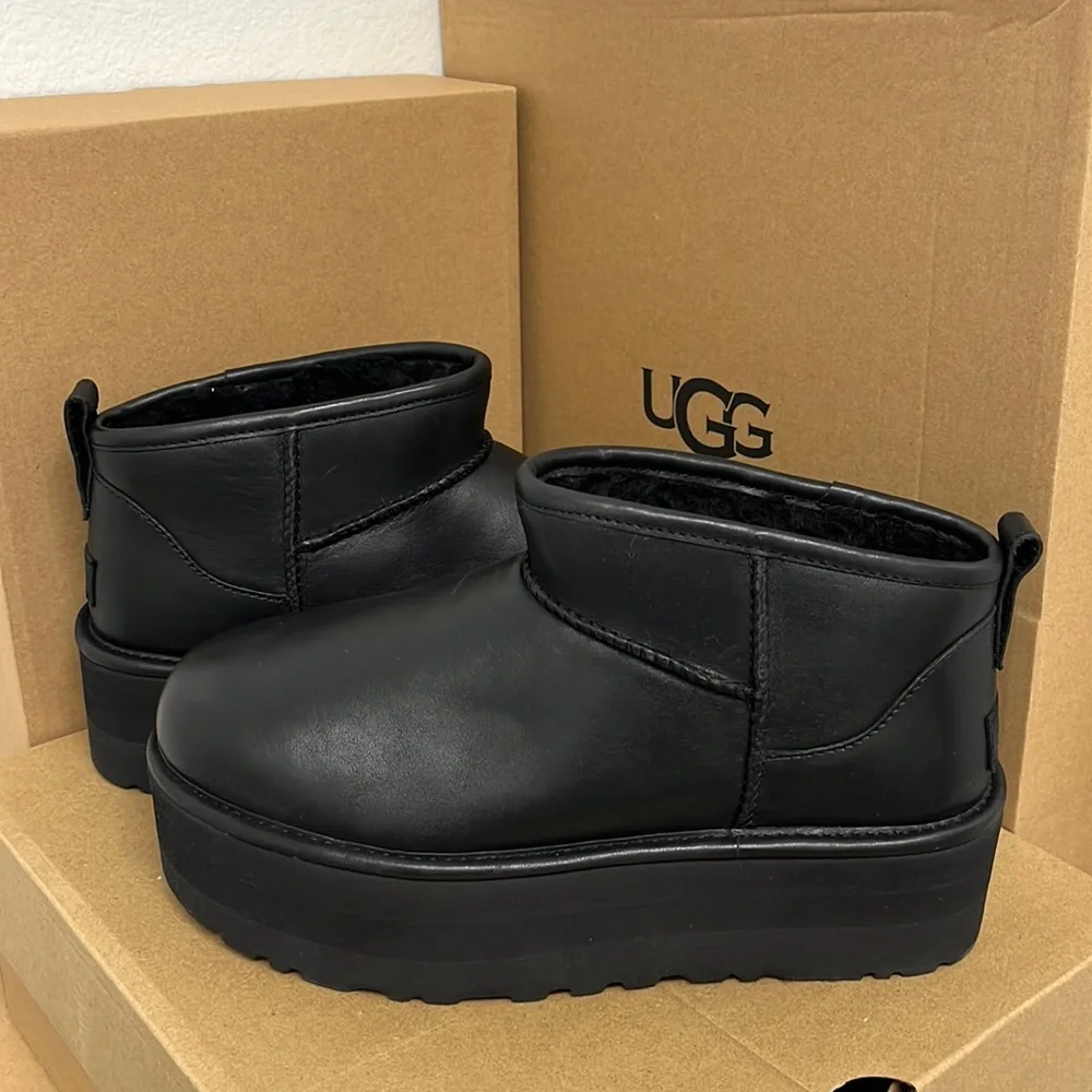 UGG CLASSIC ULTRA MINI PLATFORM - Picture 1 of 4